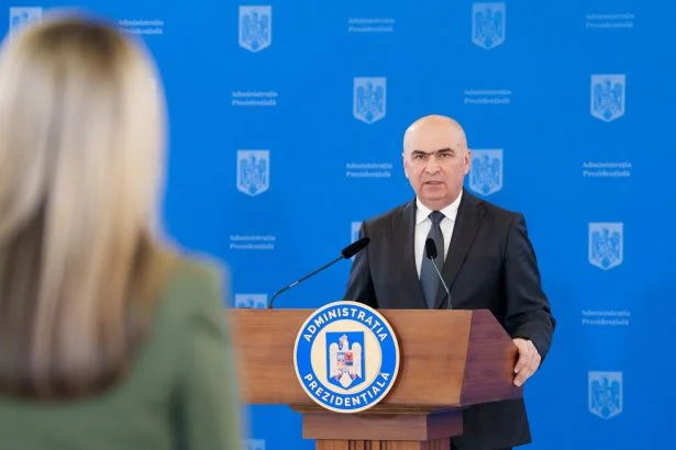 administrație publică centrală - Cerere de reexaminare a Legii privind reorganizarea administrației centrale, transmis...