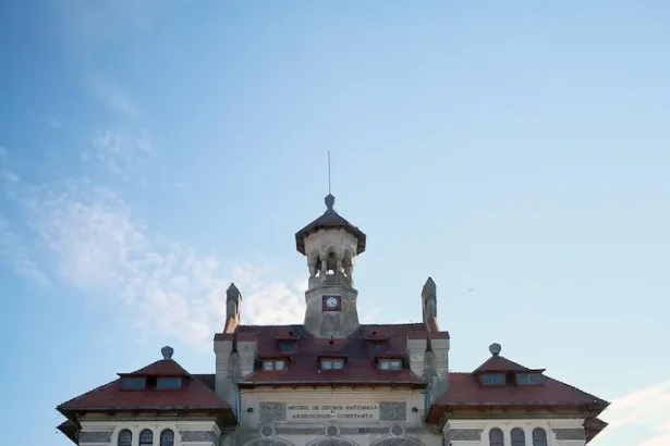 tururi ghidate Cazinoul Constanța - Descoperă istoria Cazinoului din Constanța alături de Cristian Cealera – Tururi ...