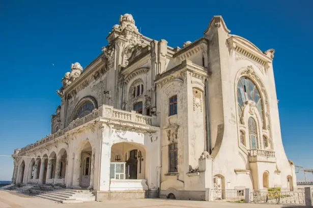 Cazinoul din Constanţa vandalizat - Cazinoul din Constanţa, vandalizat la doar două săptămâni după redeschidere