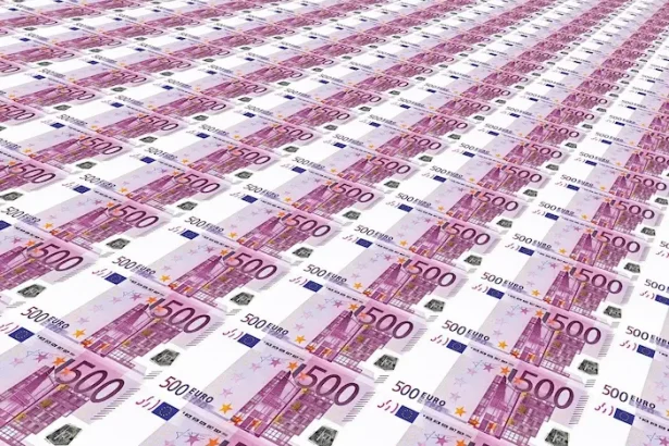 polițist bani falși Timiș - Polițist de frontieră reținut în Timiș pentru plasare de bani falși în valoare de 10...