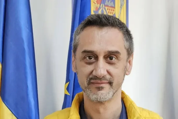 protestul primarului Slatinei pentru finanțarea străzilor - Primarul Slatinei amenință cu proteste dacă străzile ră...