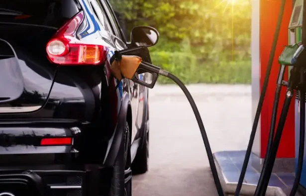 Creșterea prețurilor la pompă din cauza accizei și TVA-ului - Creșterea alarmantă a prețurilor carburanților din 1...