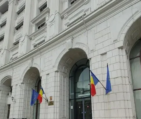 proteste funcționari publici 2025 - Revolta funcționarilor publici. Angajații ANAF, Casele de Pensii și Apele Române ...