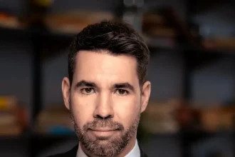 polarizarea politică în România - Polarizarea politică: Adevăr și manipulare de către actori statali