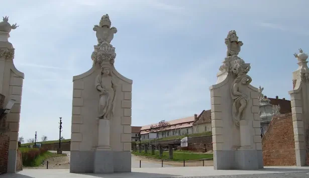 spectacol folcloric Suflet de Român Alba Iulia - Suflet de român: Spectacol folcloric de excepție la Palatul Principilo...