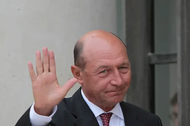neconstituționalitatea pierderii privilegiilor foștilor președinți - Traian Băsescu își revendică privilegiile de ...