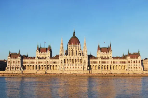 Ungaria oferă să găzduiască discuții de pace între Rusia și Ucraina - Ungaria vrea să mediaze întâlnirea dintre ...