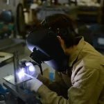 Scăderea locurilor de muncă vacante în industria prelucrătoare în 2025 - Piața muncii în criză: 80% din locurile v...