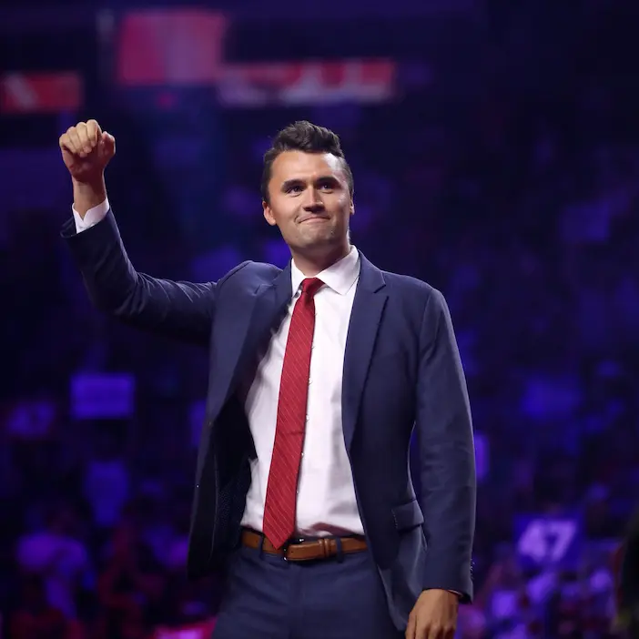 Tensiuni în dezbaterea politică: Cine este adevăratul ucigaș al lui Charlie Kirk? 1 Charlie Kirk asasinat