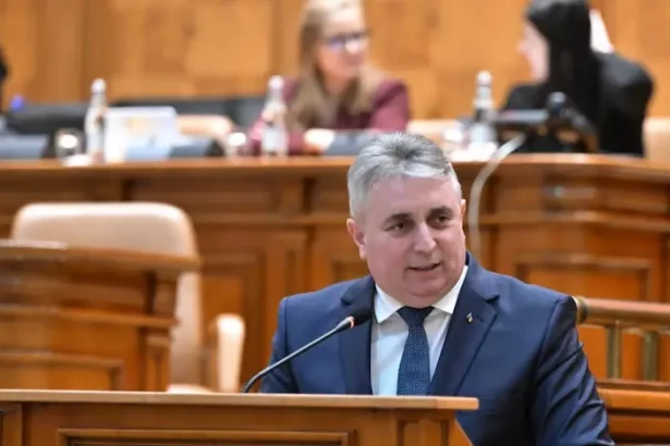 regulile de circulație pentru trotinetele electrice - Lucian Bode aduce siguranța rutieră în prim-plan: Dezbateri desp...