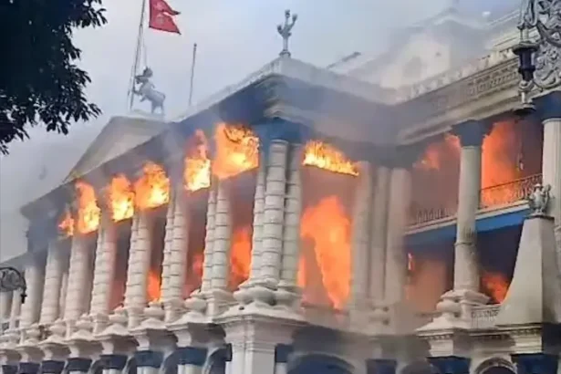 Revolta Gen Z în Nepal: furia tinerilor împotriva corupției și nepotismului - Nepalul în flăcări: Revolta generați...