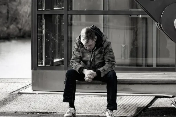 românii consideră că țara merge într-o direcție greșită - Românii se simt pesimiști: Două sondaje arată o dire...