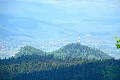 Primăria - Primăria Brașov se opune folosirii Tâmpa și Postăvaru ca branduri de bere