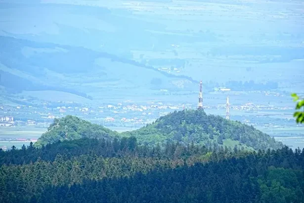 Primăria - Primăria Brașov se opune folosirii Tâmpa și Postăvaru ca branduri de bere