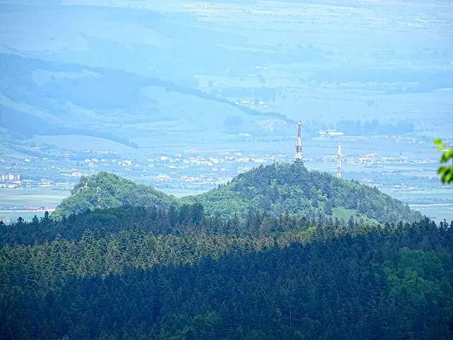 Primăria - Primăria Brașov se opune folosirii Tâmpa și Postăvaru ca branduri de bere