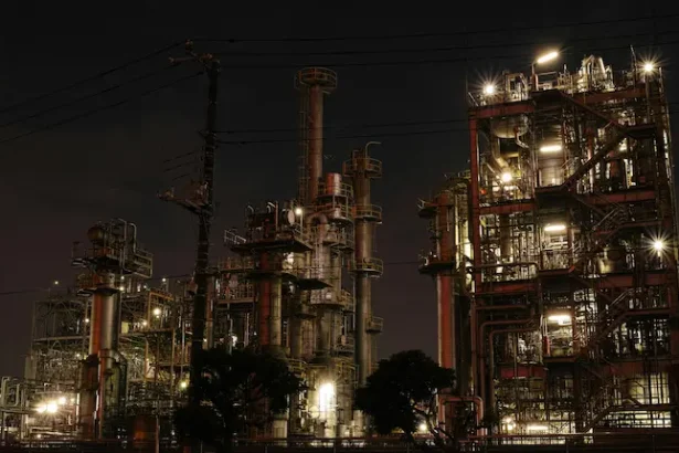 Rafinărie incendiu Riazan - Incendiu devastator la rafinăria Riazan: Atacul dronelor ucrainene șochează Rusia