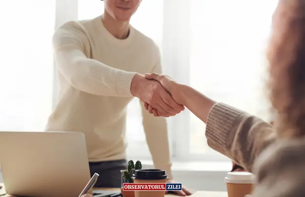 Program - Program de sprijin pentru tineri absolvenți: facilități la angajare și cursuri gratuite