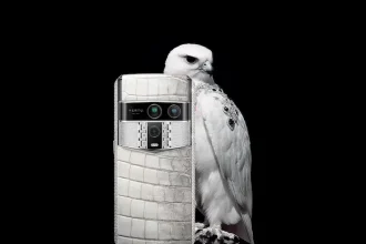 Vertu Agent Q smartphone de superlux - Telefonul de lux cu piele și titan: specificații de neegalat!