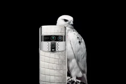 Vertu Agent Q smartphone de superlux - Telefonul de lux cu piele și titan: specificații de neegalat!