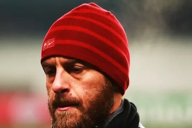 De Rossi campion retrogradare - De Rossi e aici! Misiune eroică pentru a salva echipa de retrogradare