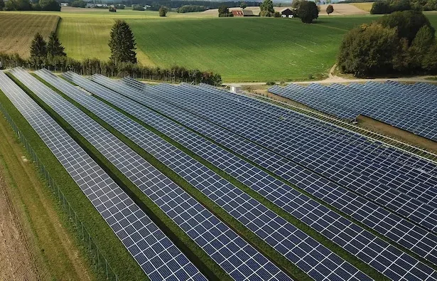 Hidroelectrica pregătește să - Hidroelectrica se pregătește să cumpere un nou parc fotovoltaic de 250 MW