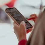 Ruși măsură conspirații - Rușii care revin din străinătate, afectați de limitări ale internetului mobil