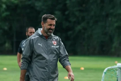 Străin Superligă antrenor - Un antrenor străin revoluționează Superliga! Află cine este!