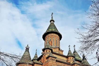 Mănăstirea Sânandrei Colonie - Emoții și spiritualitate: Vizita mitropolitului la Mănăstirea Sânandrei Colonie