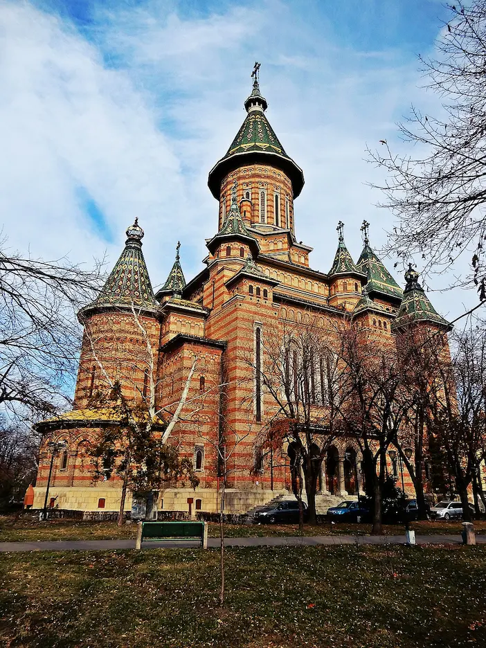 Sărbătoarea Sfântului Ierarh Nicolae la Colegiul Pedagogic din Timișoara 1 Mănăstirea Sânandrei Colonie - Emoții și spiritualitate: Vizita mitropolitului la Mănăstirea Sânandrei Colonie