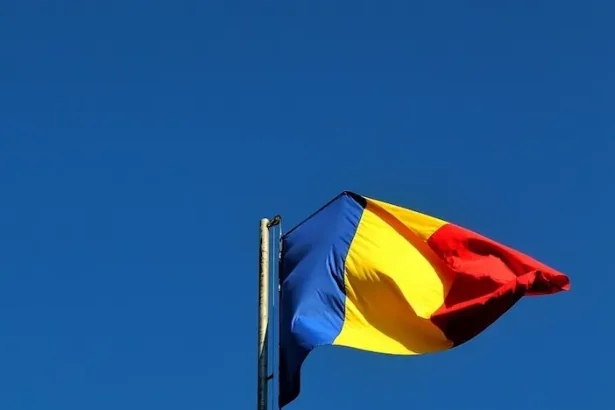 Decembrie unitatea românilor - 1 Decembrie: unitatea românilor, faliile din societate și războiul de la graniță