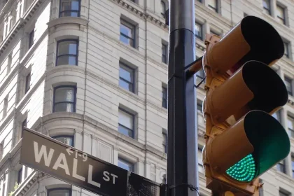 Economie formă K - Descoperă misterul economiei în formă de K: Ce trebuie să știi acum!