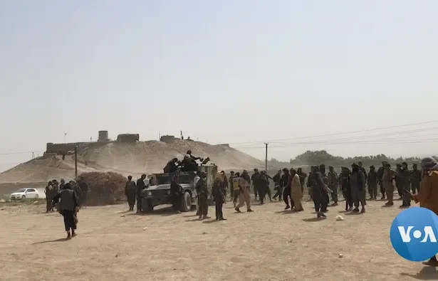 Talibanii băiat executat - Băiat de 13 ani silit să execute ucigașul familiei sale de talibani