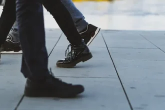 Slobozia stâlpi trotuar - Stâlpi incluși pe trotuar la Slobozia: Primarul face apel la bun-simț