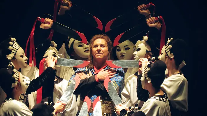 După huiduieli la Covent Garden, un amator în teniși a impresionat cu "Nessun Dorma" 1 Huiduieli Covent Garden - După huiduieli la Covent Garden, un amator în teniși a impresionat cu "Nessun Dorma"