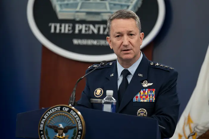 Riscurile majore ale atacului american asupra Iranului, avertisment militar 1 Dan Caine atac