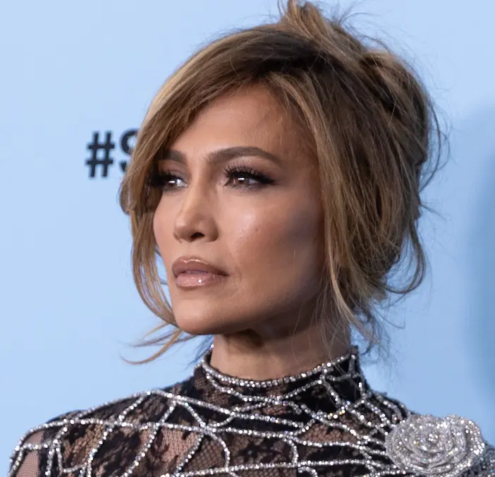 Descoperiți povestea emoționantă a legăturii noastre de nedespărțit! 1 Lopez 1 emme